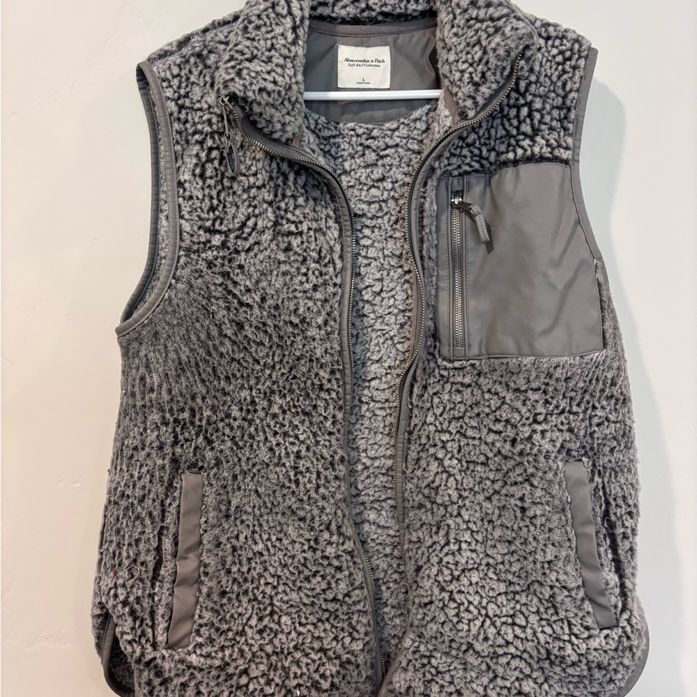Abercrombie & Fitch Textured Gray Fleece Vest